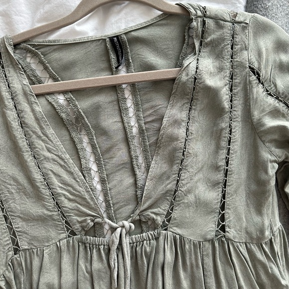 Gorgeous top/ cover up - Picture 3 of 11